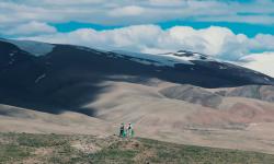 Featured image of post 4891米的“散步”：雪山、微风与编织袋